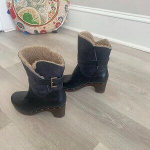 UGG Amoret Wooden Heeled Sherpa Studded Boots SZ 5